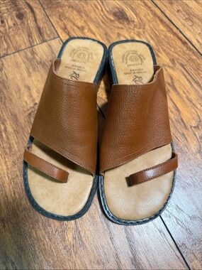 Women’s Brown Leather Toe-Loop Slide Sandals